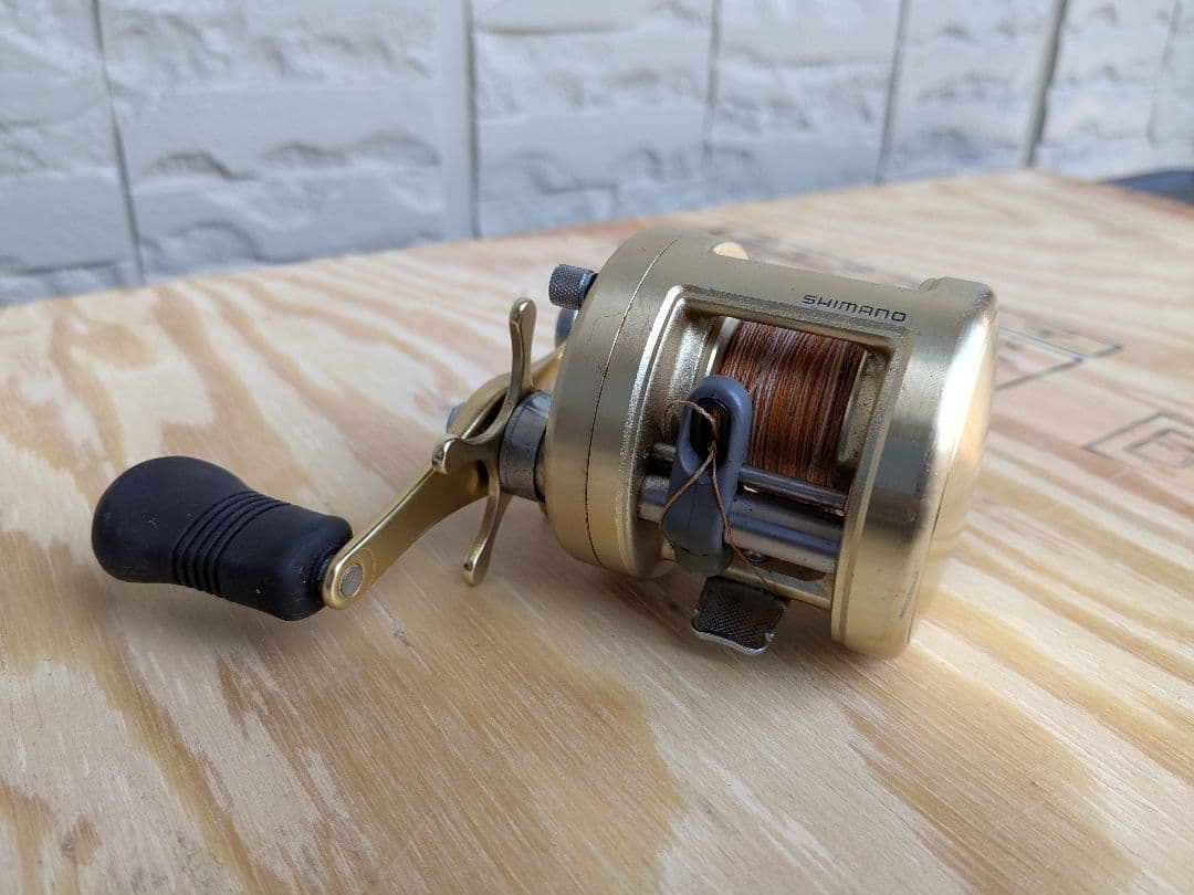 シマノ　カルカッタ小船400