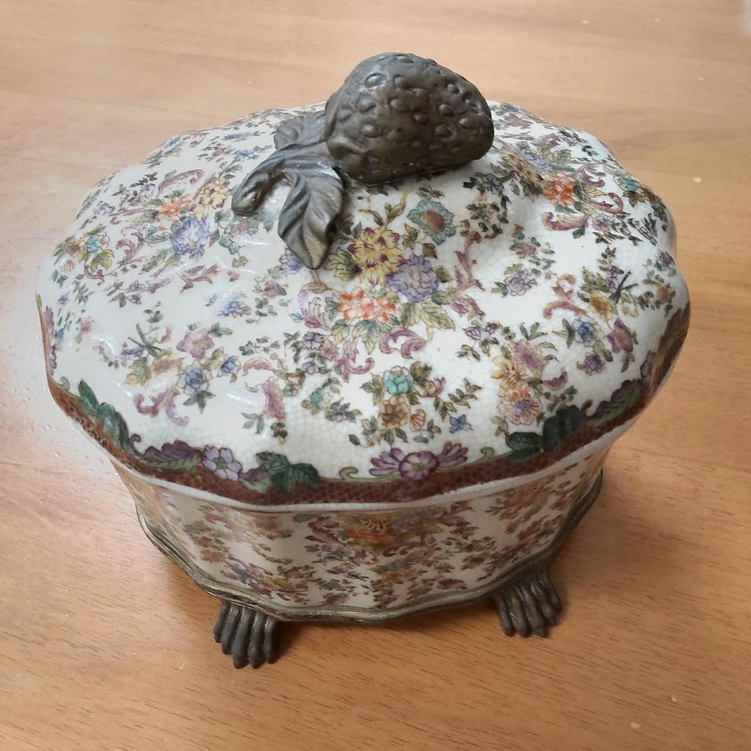 いちご　シノワズリ ボックス オリエンタル インテリア アンティーク モダン