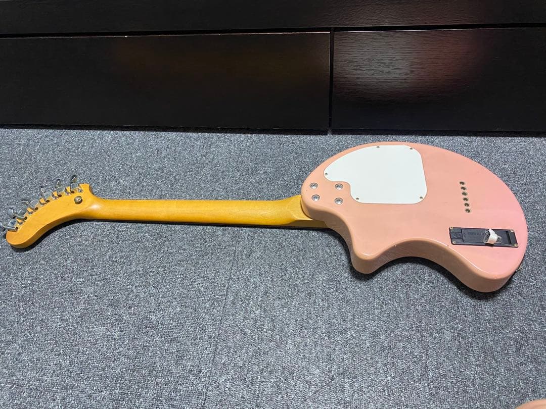 ZO-3 ピンク アンプ内蔵ミニギター FERNANDES