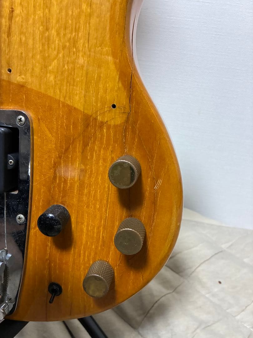 5弦ベース　Ibanez ATK300 バルトリーニピックアップ搭載！