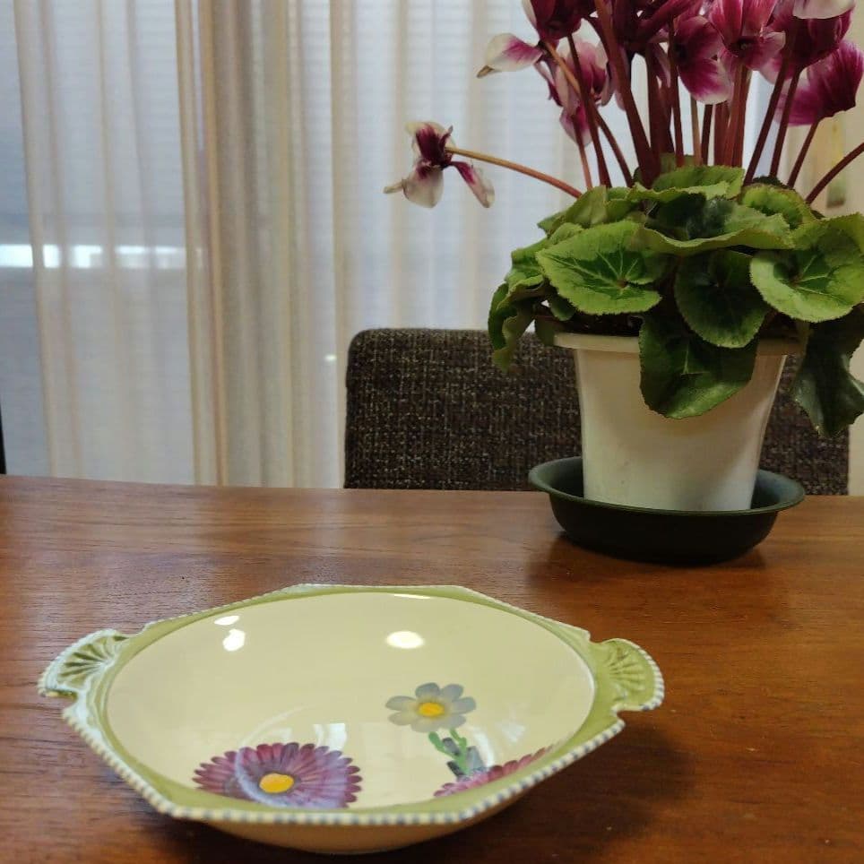 超レアー三角スタンプ！スージークーパー「赤い花柄」八角プレート（ボウル）