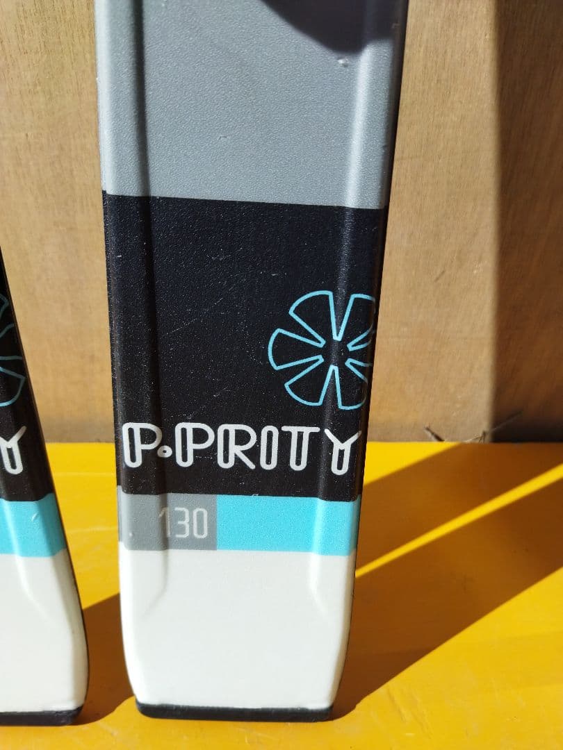P.PRITY スキー板　130　白　青　子ども用　ジュニア用