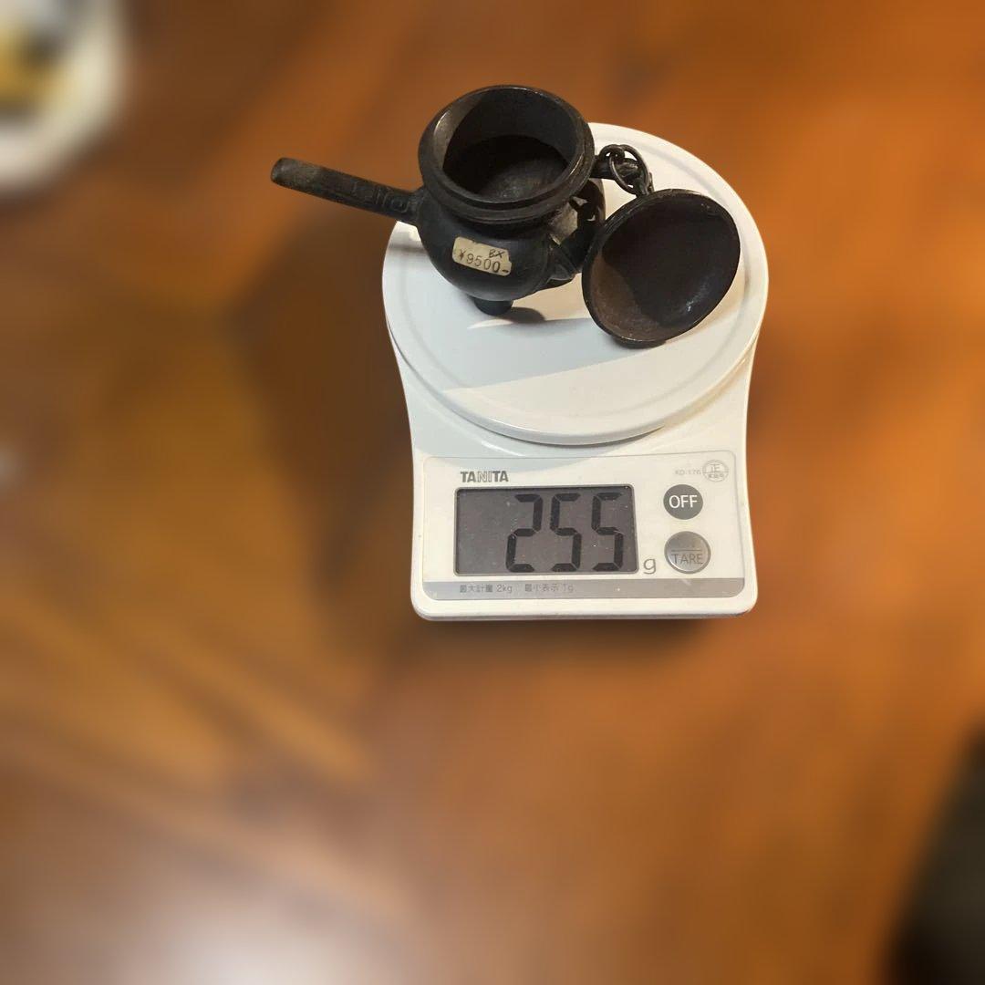 鋳鉄製の香炉の一点物ですお部屋のインテリアに最適です。