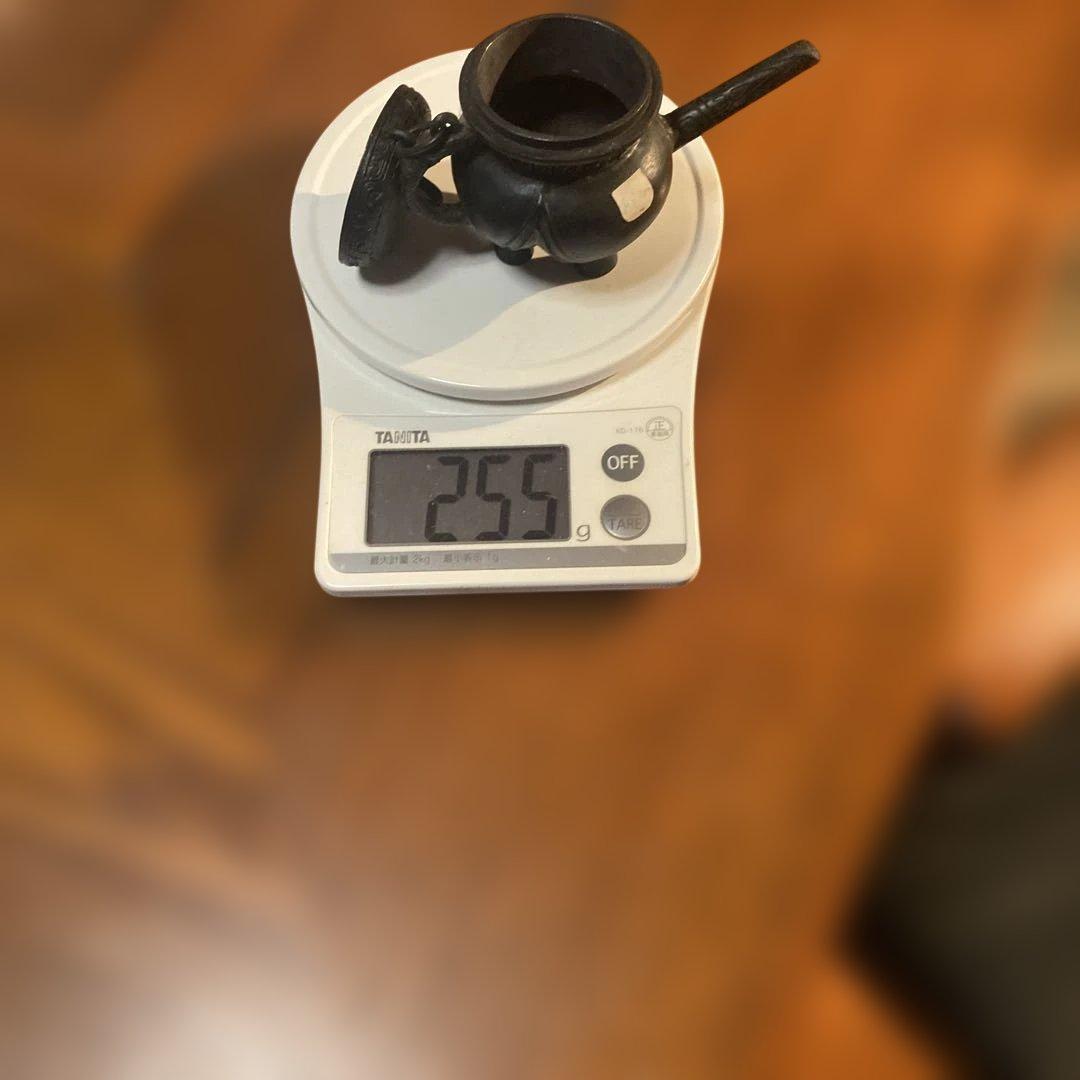 鋳鉄製の香炉の一点物ですお部屋のインテリアに最適です。