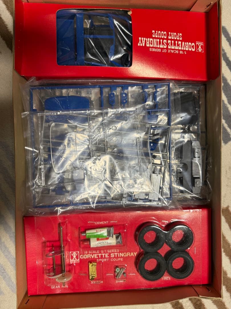 旧バンダイ 1/18 コルベットスティングレイ プラモデル