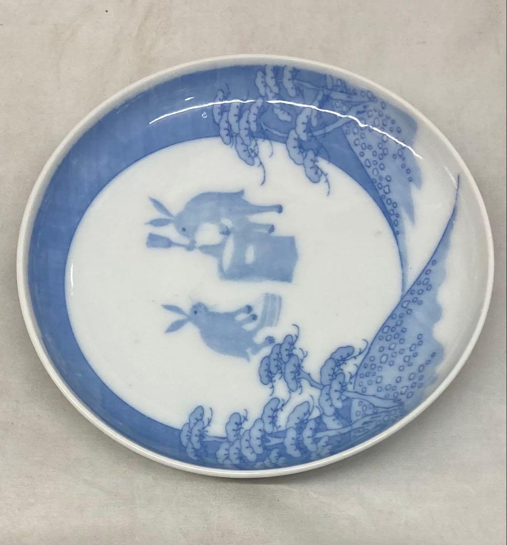 B559b 印判 兎の餠つき 小皿1枚　裏に蝙蝠　図変り　満月　骨董