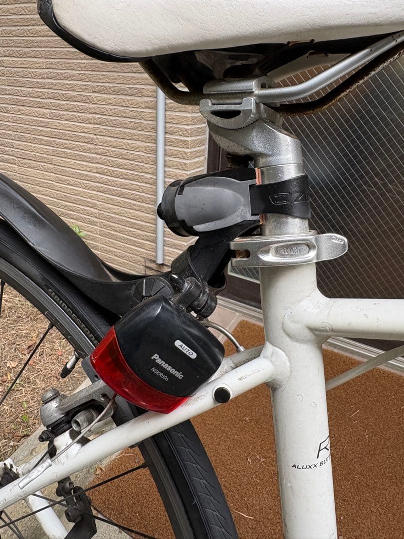 GIANT クロスバイク ホワイト エスケープR3 【付属品付き】直接引き渡し