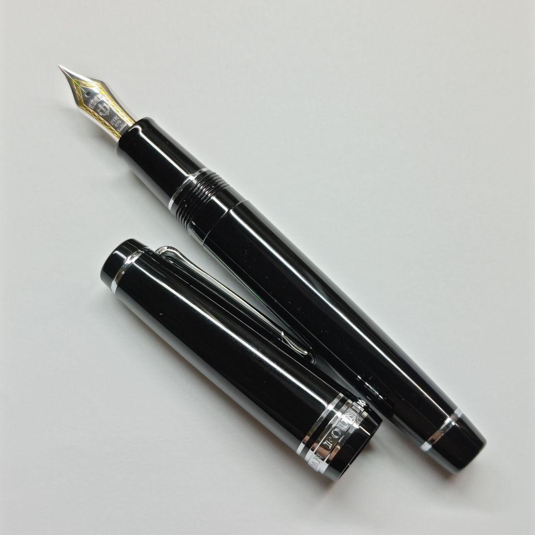 【ほぼ未使用】セーラー万年筆 プロフェッショナルギア 銀 M(中字)