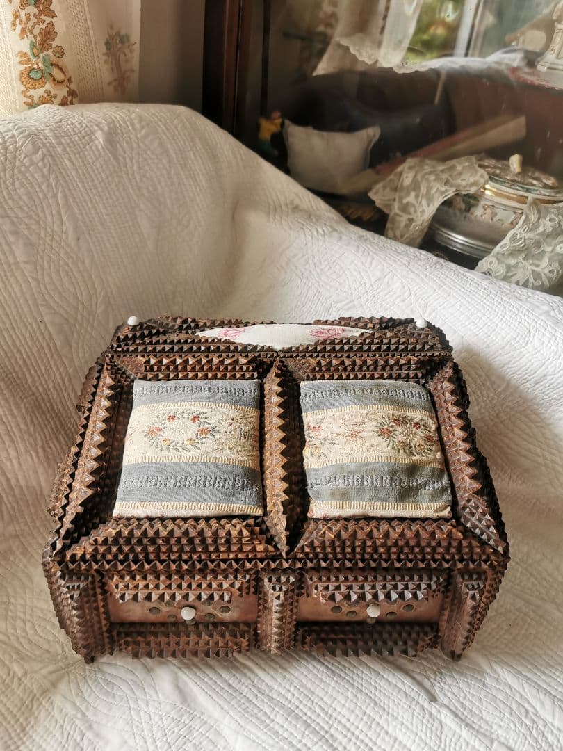 アンティーク トランプアート 木工レース細工ボックス 針箱 フレンチファブリック