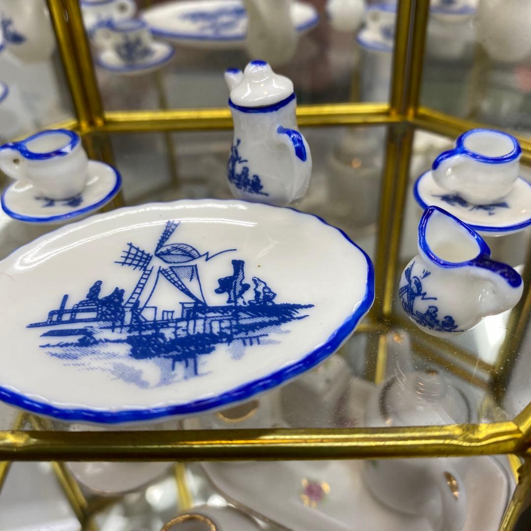 ミニュチュア　食器　食器棚セット台湾製