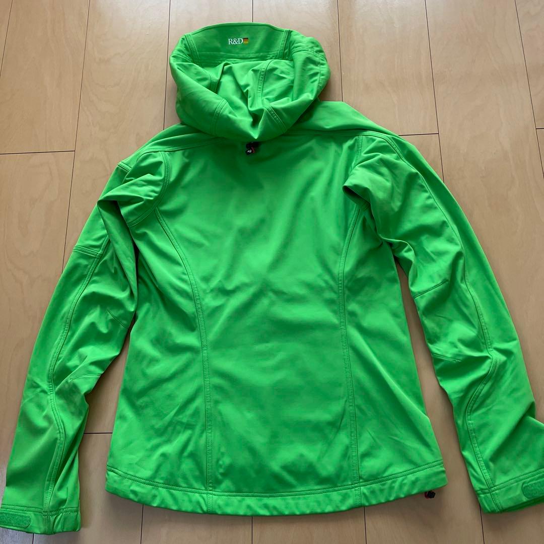 ピークパフォーマンス　　　　　　　　　ソフトシェルジャケット女性用S寸