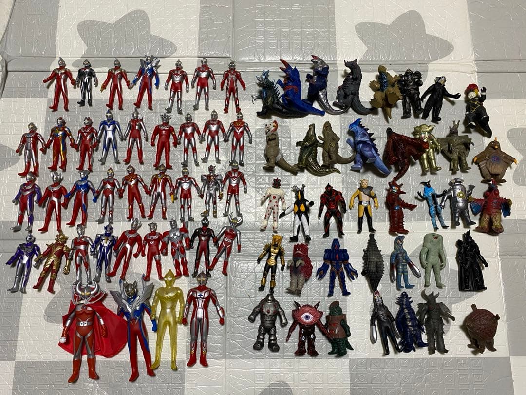 （美品）ウルトラマン　怪獣フィギュア　まとめ　76体　おまけ付き