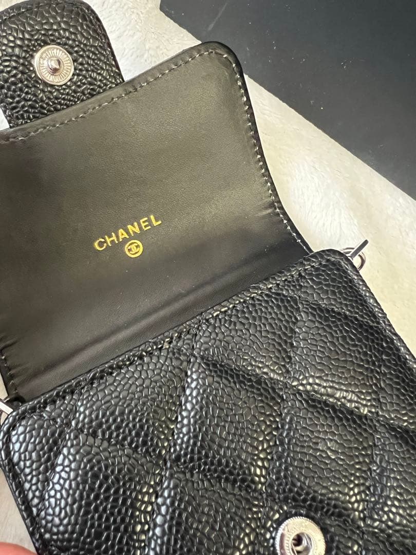 CHANELスマホショルダー　ノベルティ