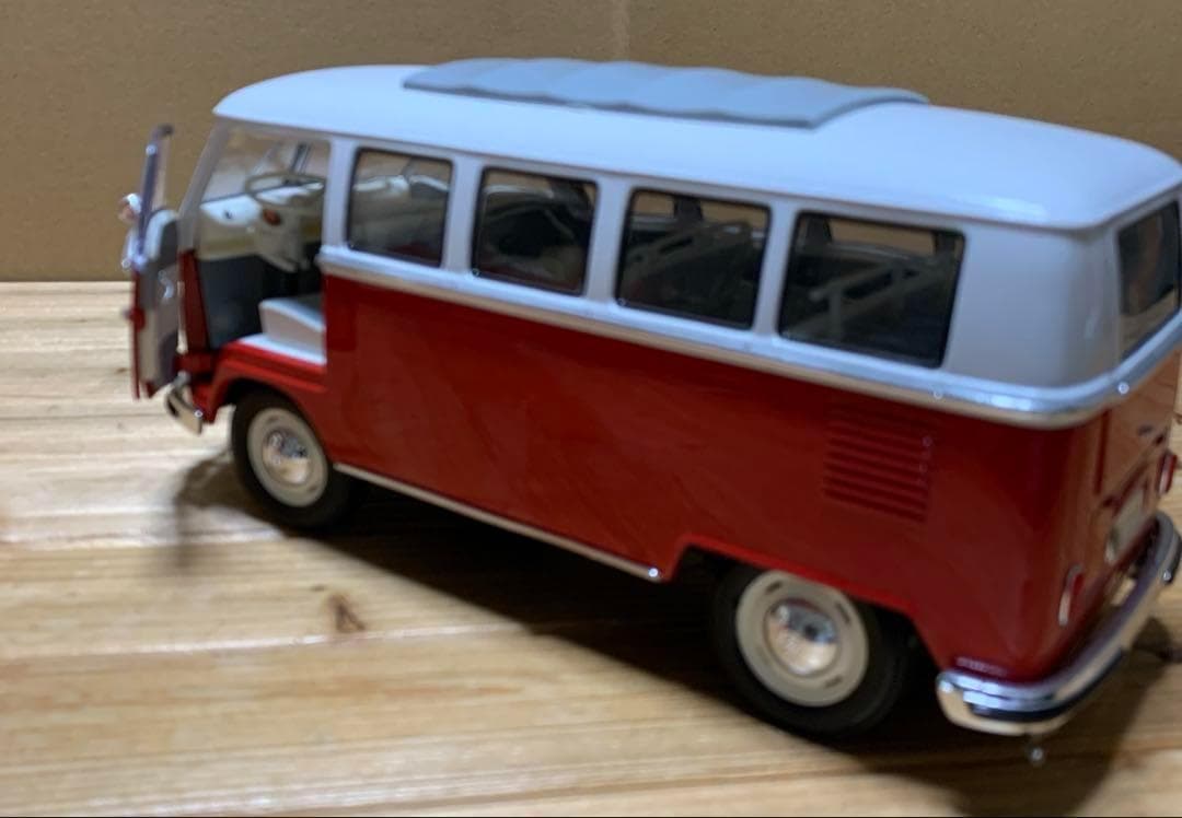 ミニカー　1/18 VW　フォルクスワーゲン　タイプⅡ　マイクロバス　1962