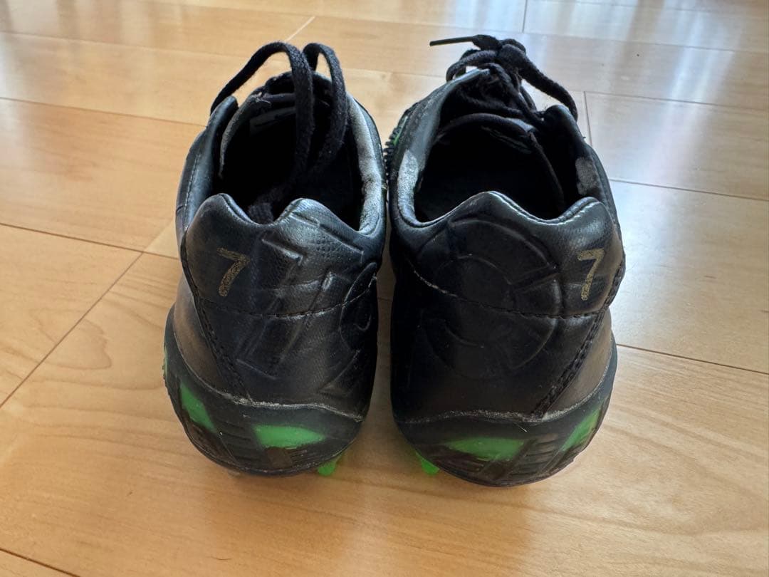 セ*ン様 佐藤勇人選手 実使用 直筆サイン入り スパイク