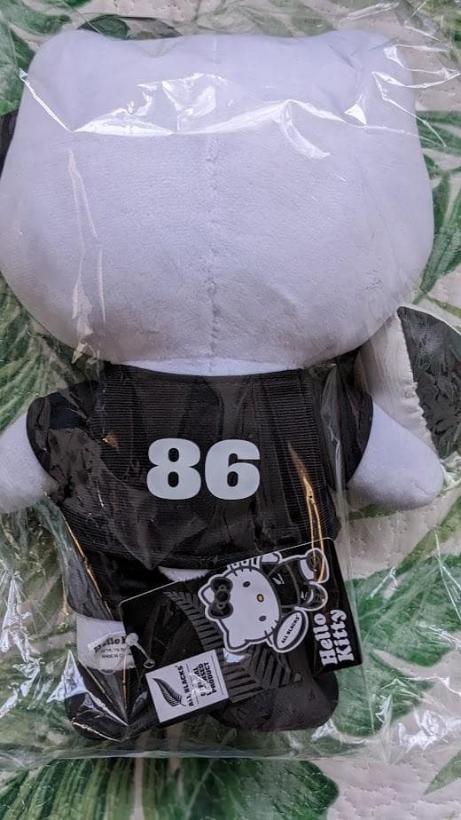 ラグビー オールブラックス ハローキティ マスコット ニュージーランド