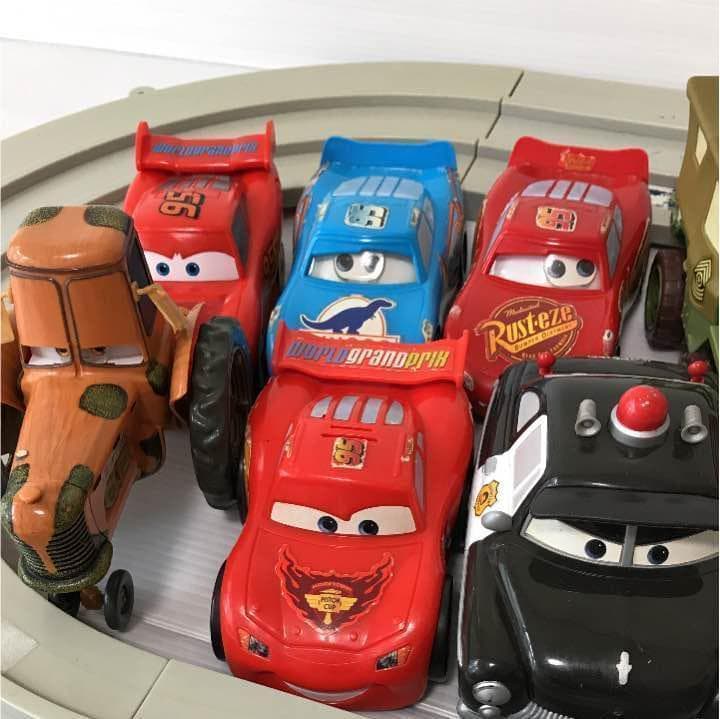 希少 ディズニー BIG コレクション カーズ フィギュア＆コース セット
