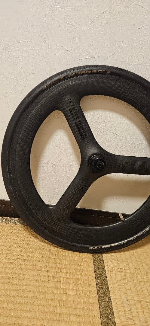 Kitt design 451 Carbon ホイールフロントリア