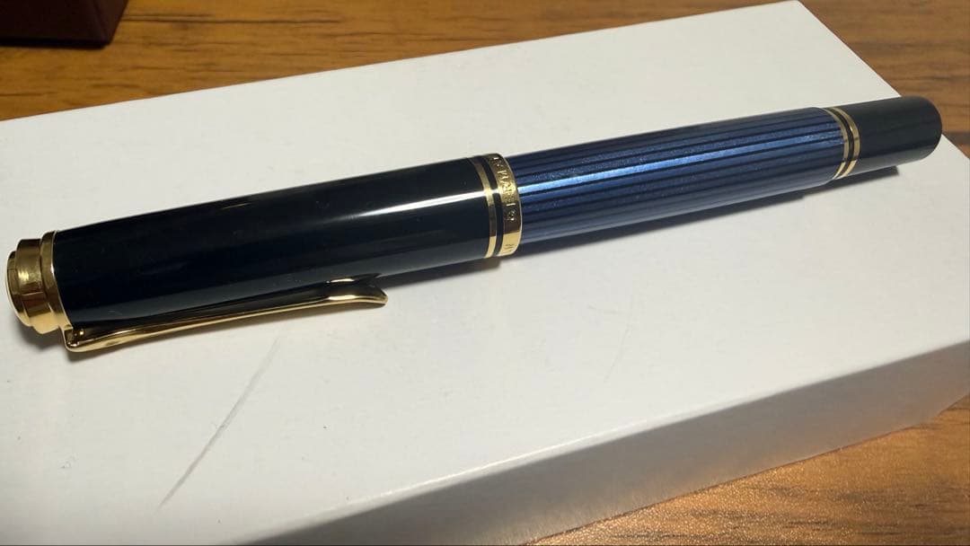 Pelikan スーべレーンM800現行品(青縞 F字幅) 18金ペン先