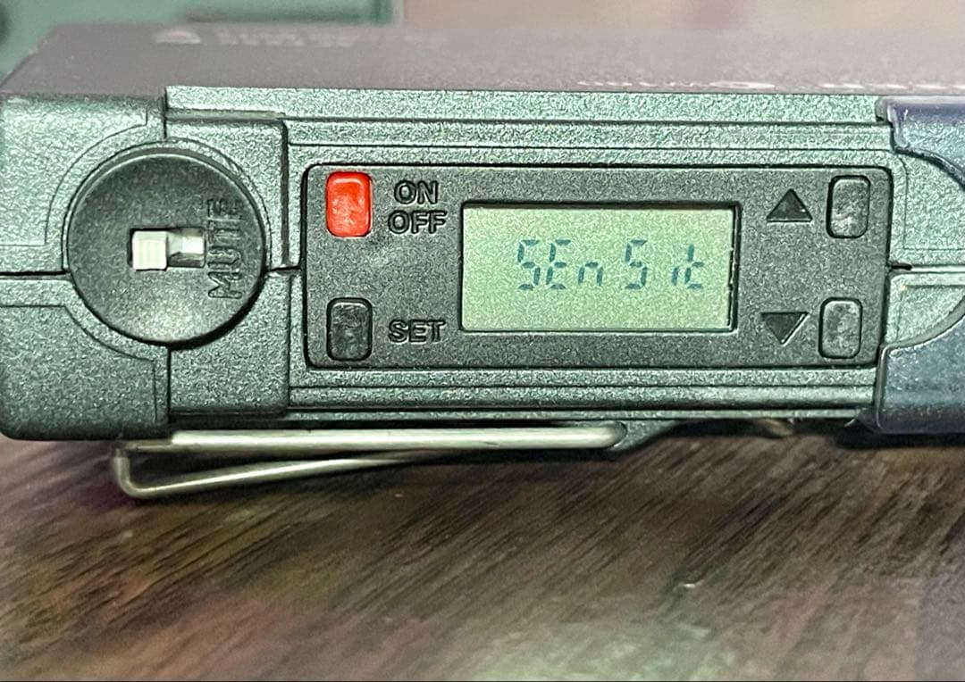 ③Sennheiser EW100 B帯 ワイヤレスシステム ラベリアマイク付