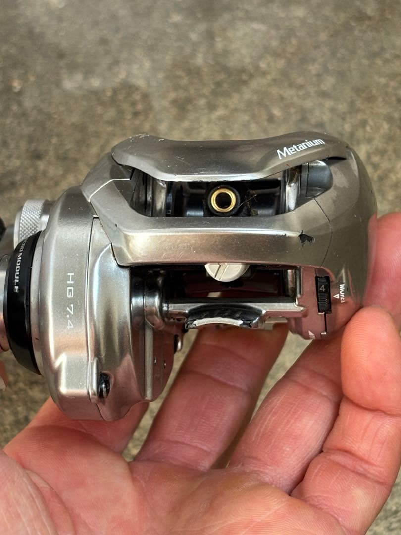 16メタニウムHG7.4右ハンドルベイトリール