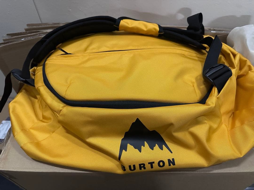 BURTON ボストンバッグ イエロー 新商品タグ付き