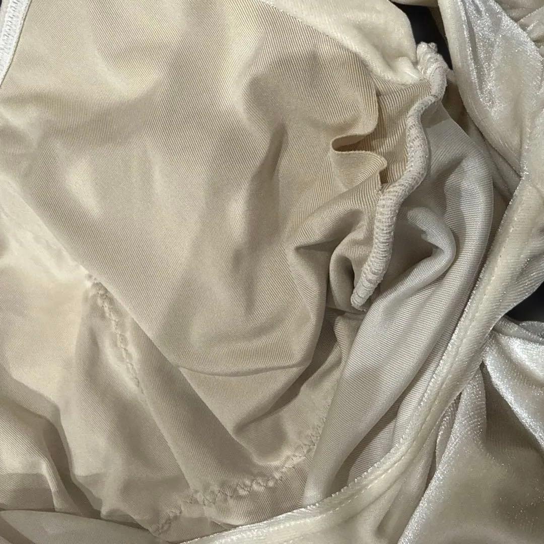 【未使用】ベロア生地レオタード　ホワイトスカート付き