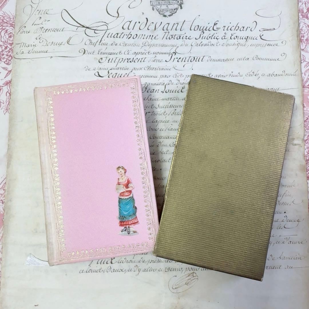 値下フランス　アンティーク　淡いピンク色の小さな本　ケース付き