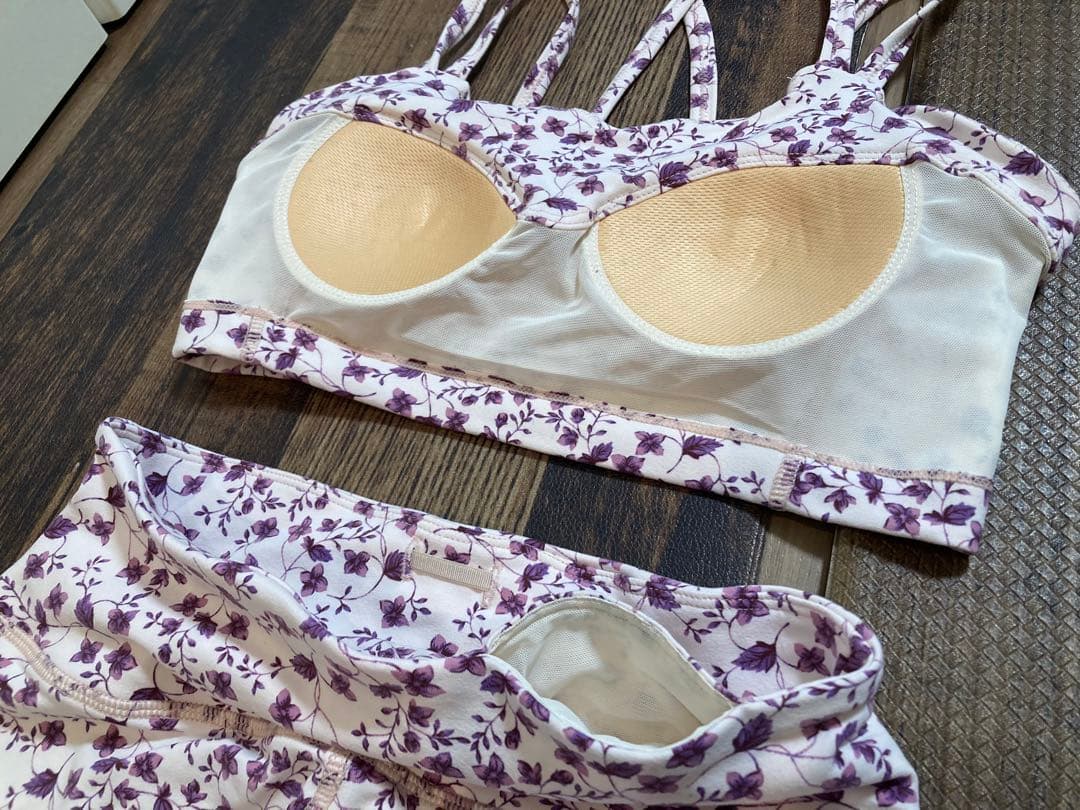 お取置き★極美　emmi エミヨガ　ヨガウェア　小花柄薄ピンク　M