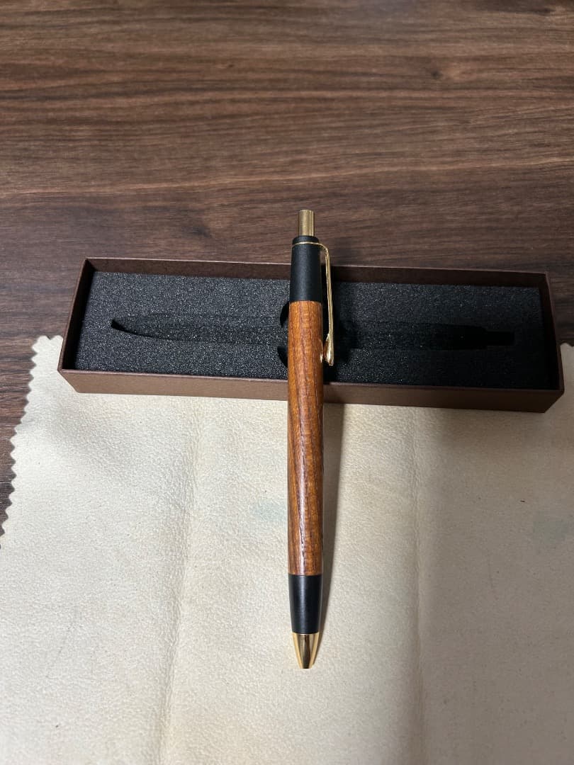 ボナンペン　真鍮金具欅