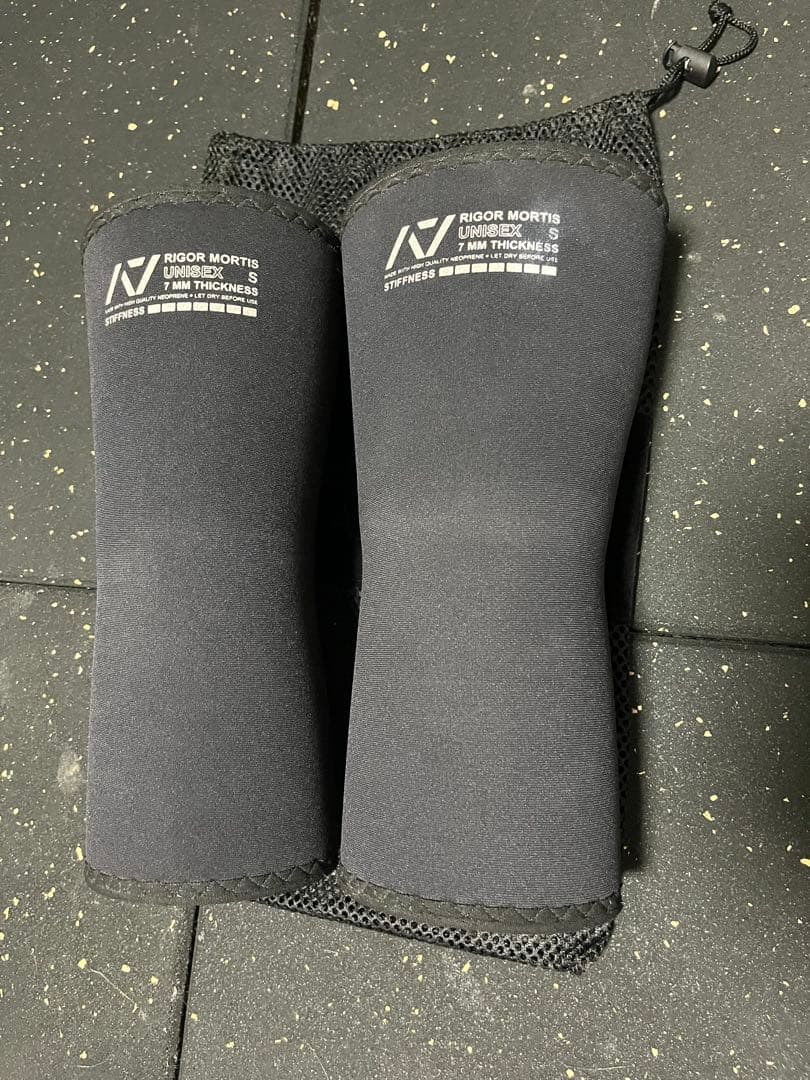 A7 ニースリーブ RIGOR MORTIS S black