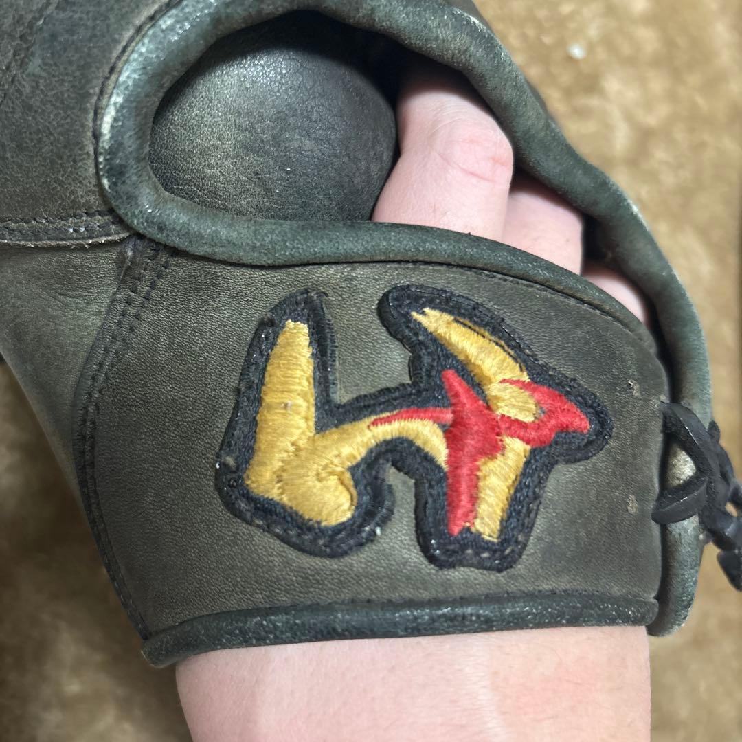 左利き硬式野球グローブ