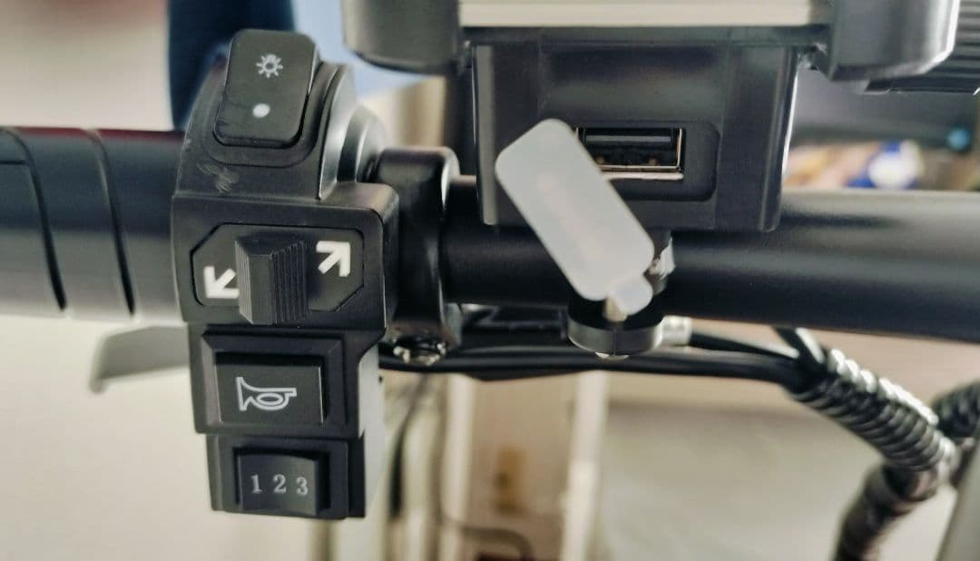 ★ほぼ新品★DEEPOWER★K300★タイヤスピルーあり★