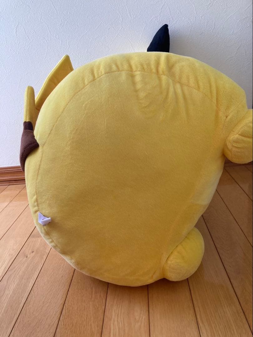 【お値下げ】ピカチュウ特大ぬいぐるみ
