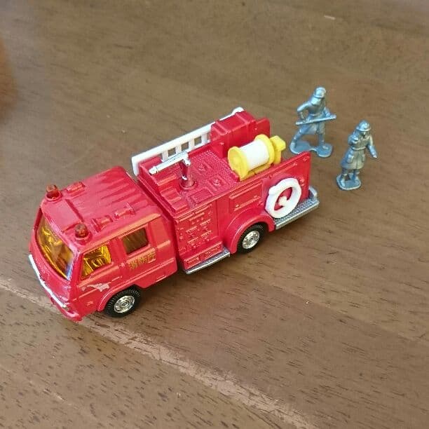 トミカダンディ005日産ディーゼルコンドル化学消防車