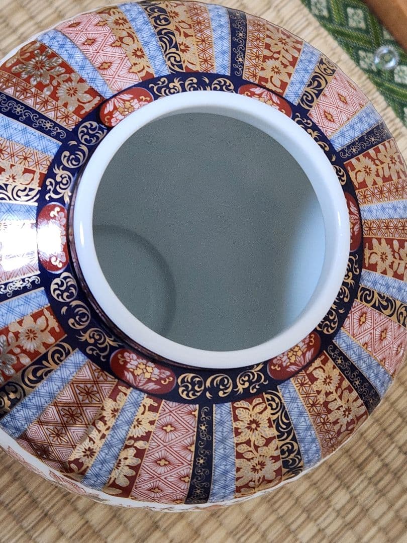 伊万里焼　色絵桜菊牡丹図蓋附大壺　栗田美術館監修　特別限定復刻版　1990年