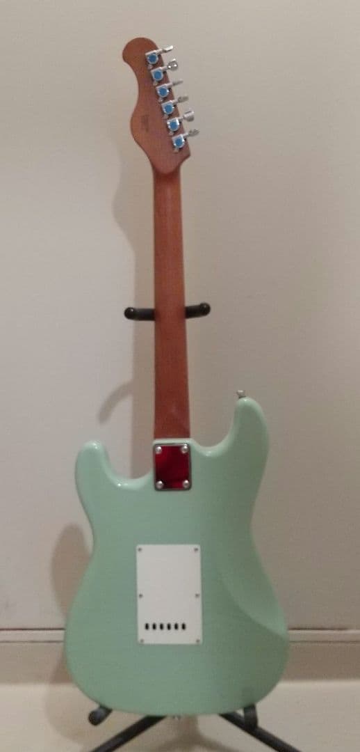 Eris Nestia エレキギター