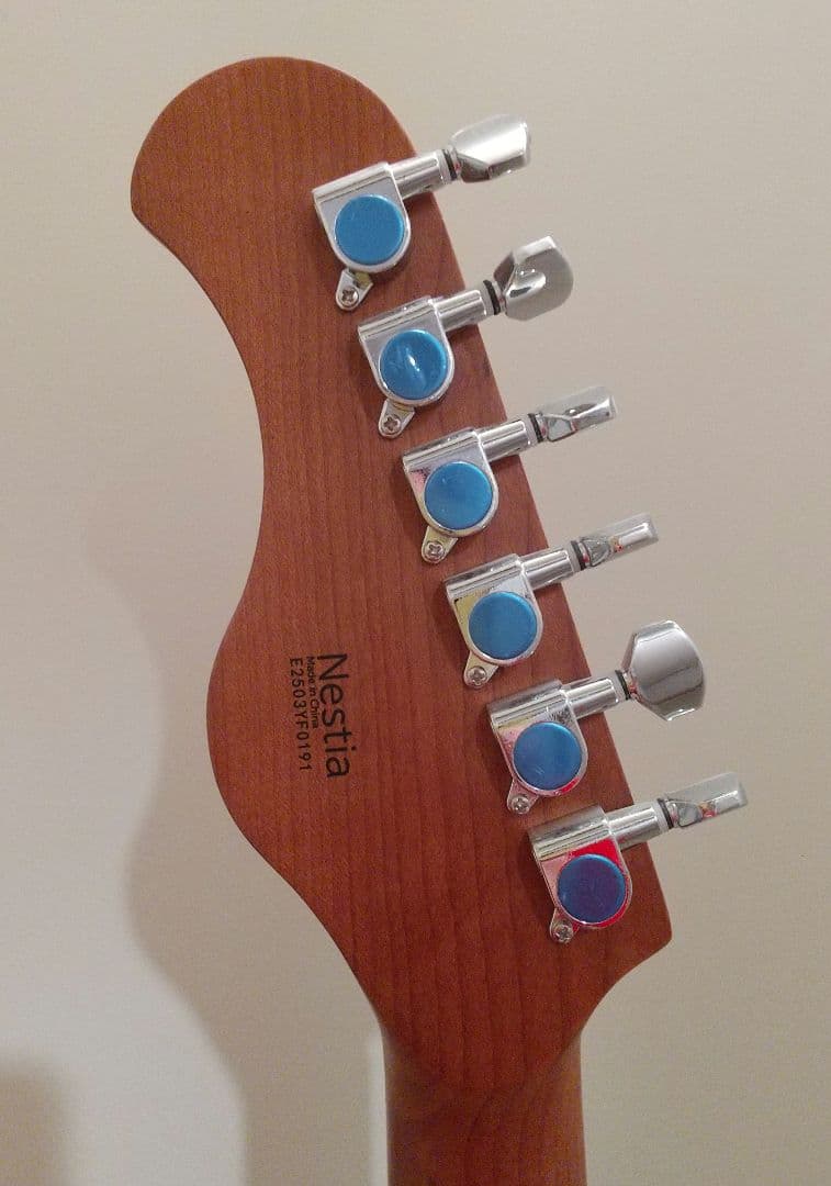 Eris Nestia エレキギター