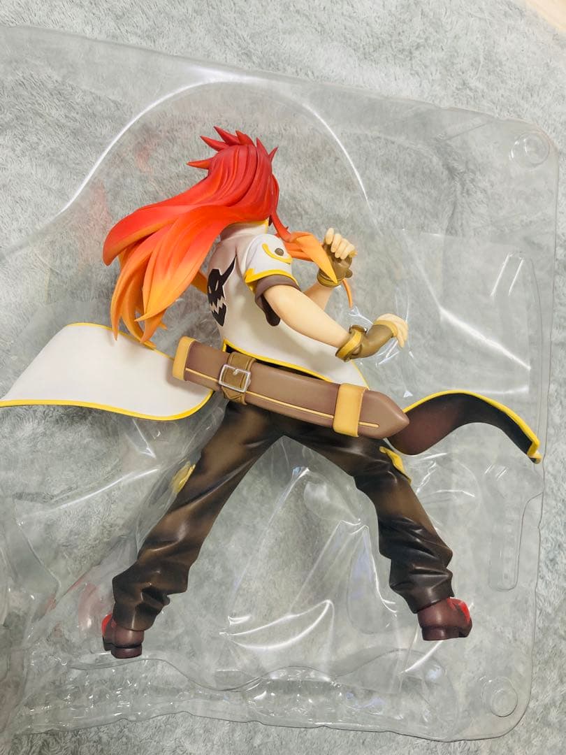 テイルズ 1/8スケール 完成品フィギュア ルーク・フォン・ファブレ