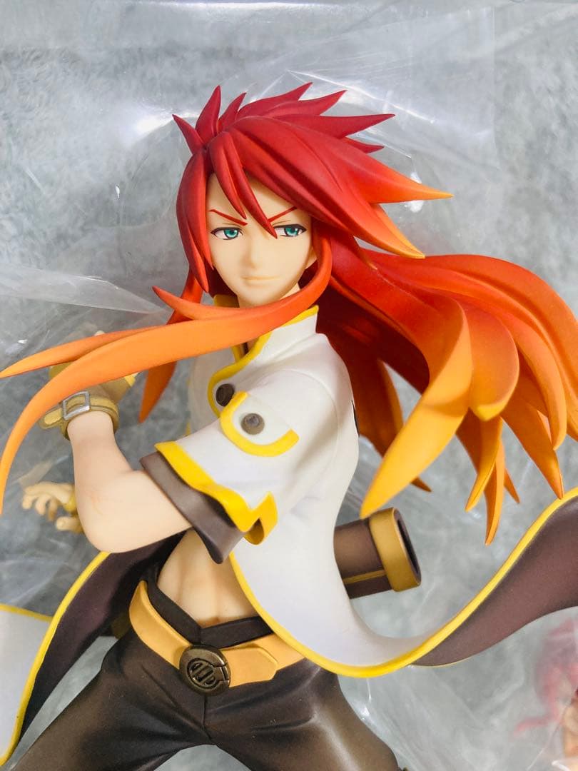 テイルズ 1/8スケール 完成品フィギュア ルーク・フォン・ファブレ