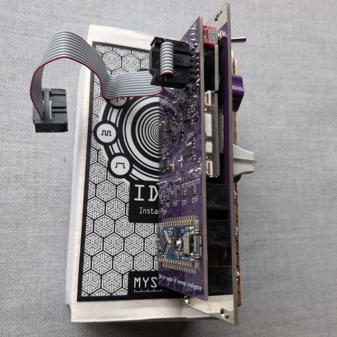 鍵盤楽器 MYSTIC circuit IDUM