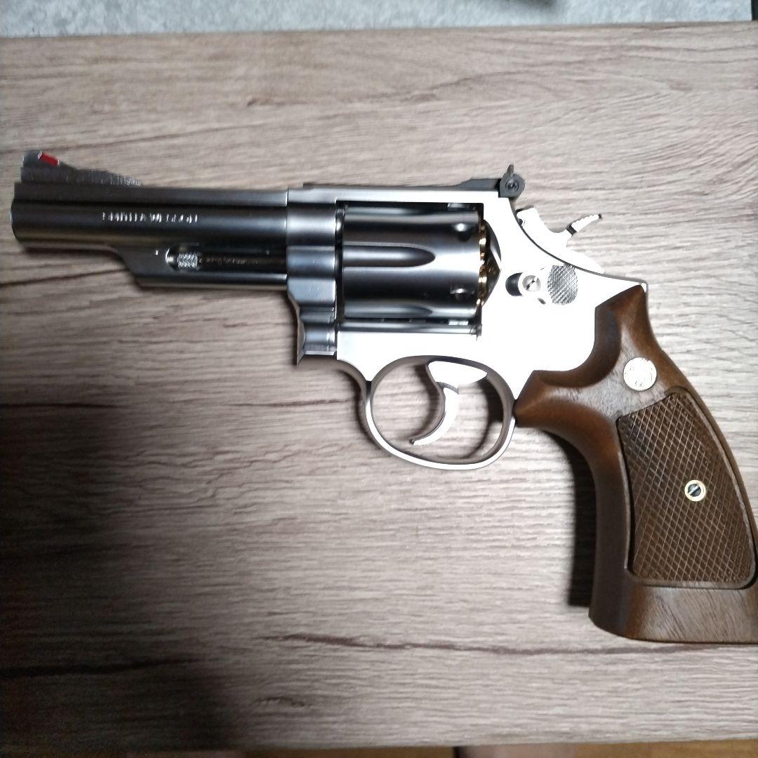 タナカワ−クスのM66コンバットマグナム４インチバージョン3ステンレスモデルガン