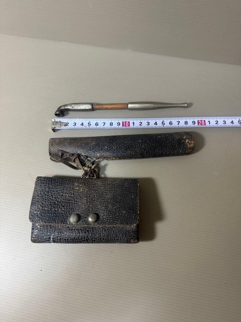 2126 骨董　煙管 キセル 煙草入れ　喫煙具 金属製 時代物