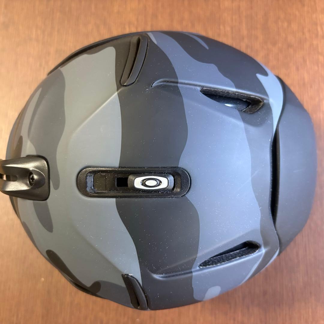 OAKLEY ヘルメット ブラック/カモフラージュ　Mサイズ