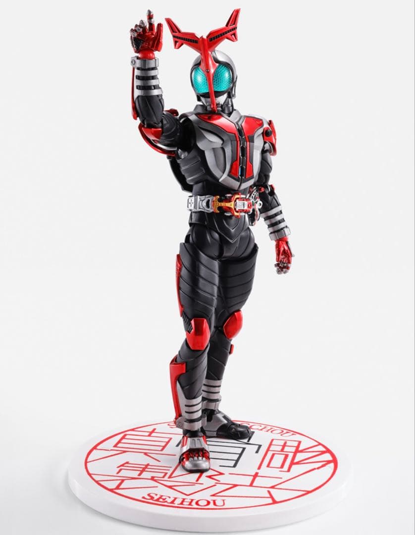 フィギュアーツ 真骨彫 仮面ライダーカブト ハイパーフォーム 10周年