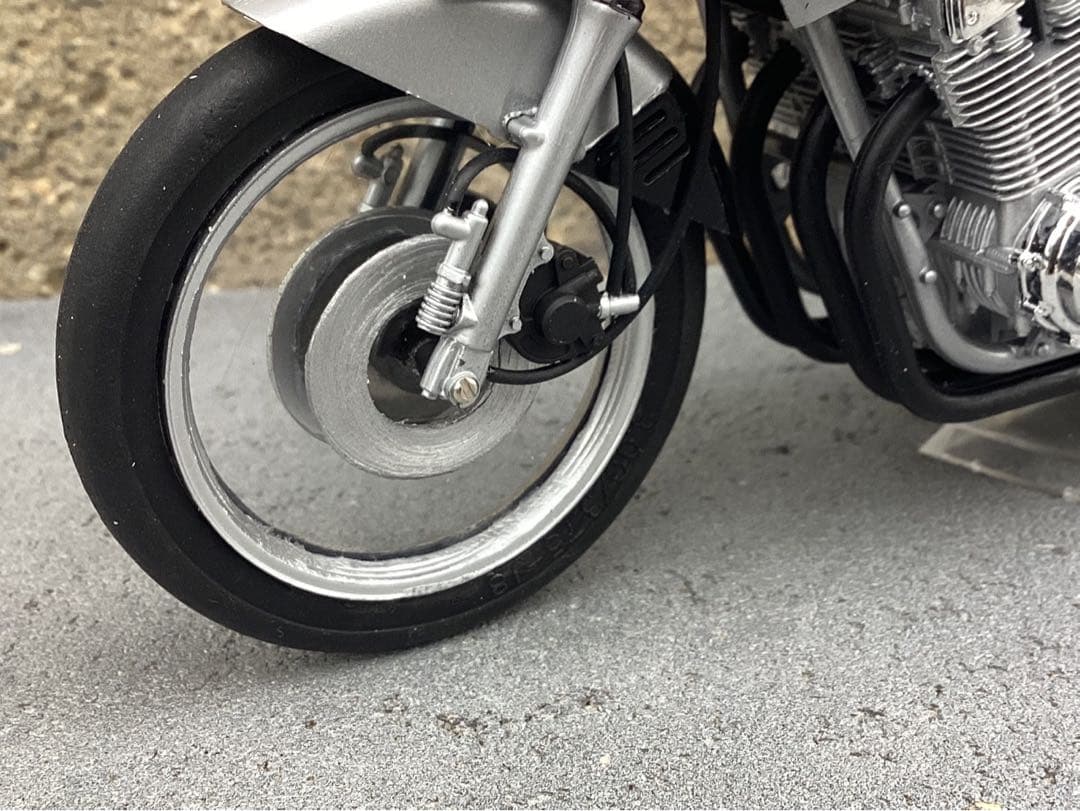 バイクプラモデル　タミヤ1/12 スズキカタナ　フィギュア付き