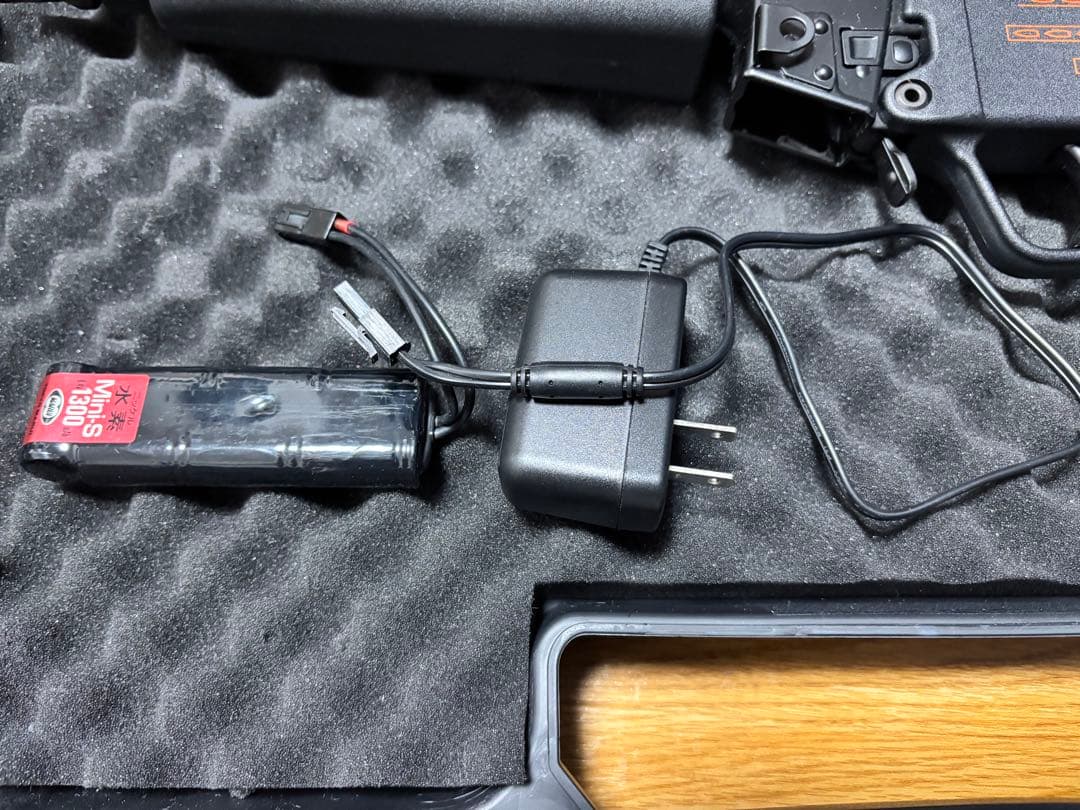 東京マルイ 次世代MP5A5 (ハードケース、バッテリー付き)