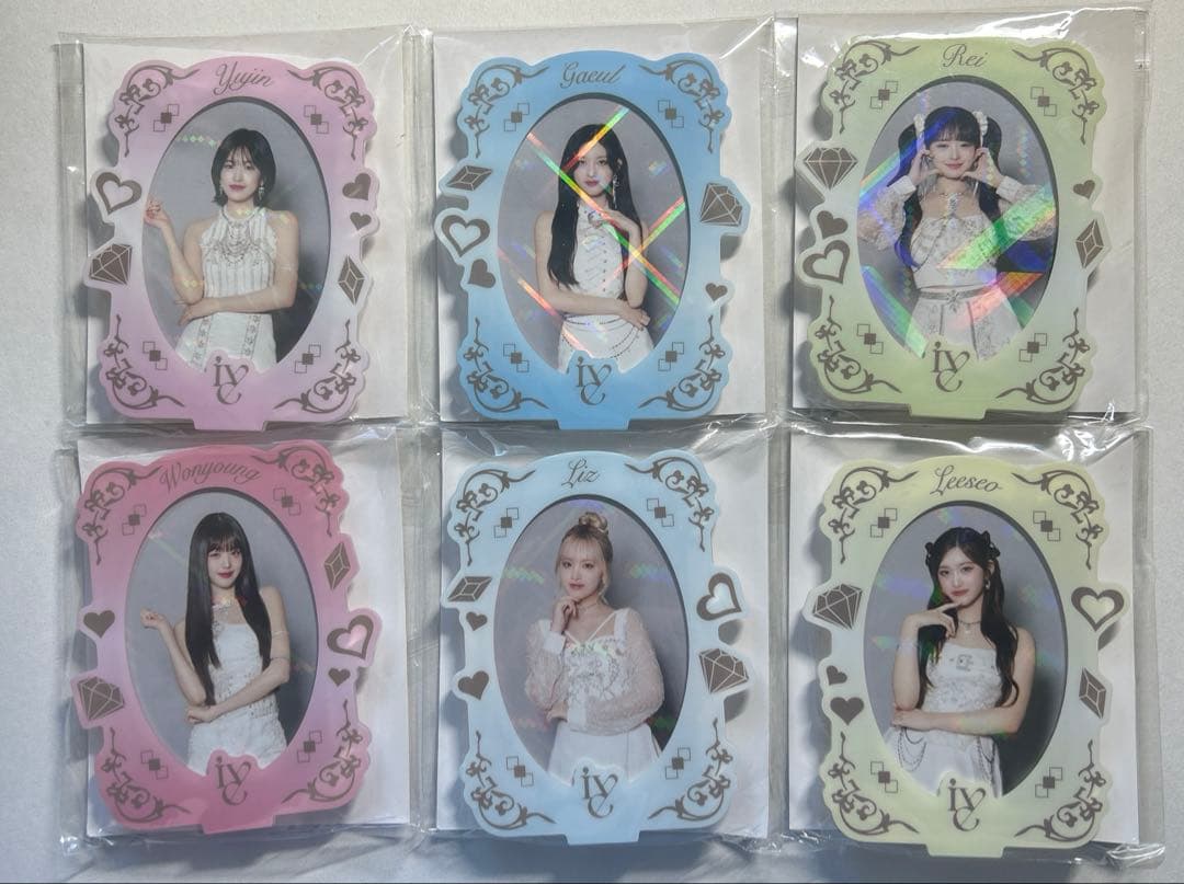 IVE トレカスタンド　トレカ　新品未開封