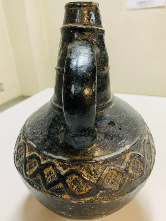 中世西アジア葡萄酒の盛り物