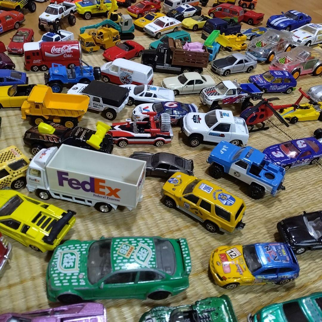 車　ヘリ　レースカー　ミニカー　いろいろ